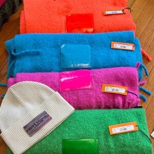 Kurt Geiger London -stunning Scarf and Beanie Set